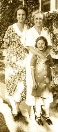 1934 Mildred, Anna & Jean