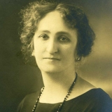 1913 Anna E Brown